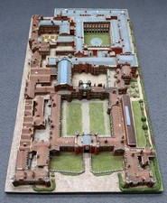Danbury Mint Hampton Court Sculpture - Castles Of The British Monarchy DAMAGED picture