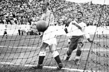 goalkeeper Bert Williams Haitian American soccer player Joe Ga- 1950 Old Photo picture