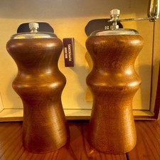 Vintage MCM CAPE CRAFT PINE PEPPER MILL AND MATCHING SALT SHAKER, ORIGINAL BOX picture