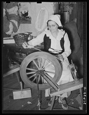 Erath Louisiana Madame Dronet 1938 Spinning Thread from Carded Cotton picture