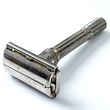NICE Vintage 1962 3rd Quarter (H3) Gillette Slim Adjustable Safety Razor picture