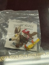 1990 Shell Gas Giveaway, Looney Tunes Wile E. Coyote Collector Figure,  picture
