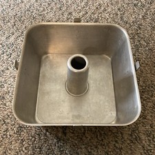 Wear-Ever Square Aluminum Angel Food Cake Pan 9 X 9 Wearever Vintage #2740 Nice picture