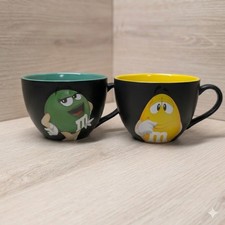 VTG Set of 2 M&M WORLD Ceramic Mugs Oversized 16oz M&M's 2013/2015 Yellow/ Green picture
