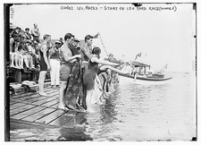 Photo:Coney Island NY Women�s 100 Yard Swimming Race Start 1910s picture