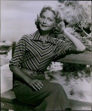 BEAUTIFUL PATRICE WYMORE 8X10 PHOTO picture