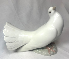 Lladro White PeaceDove with Fantail Porcelain Figurine – 5 1/4” Tall Item #1015 picture