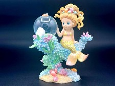 Cute Mermaid Figurine with Snow Globe Decoration picture
