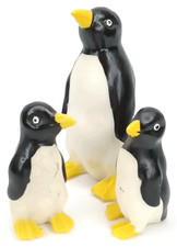 Vintage 1990s Mama & Babies Penguin Figurine Set Of 3 picture