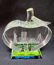 Paperweight Figurine Statue Apple Etched Glass Skyline New York Twin Towers USA picture