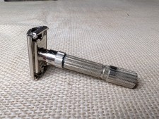 Vintage 1959 E-4 Gillette Adjustable Fat Boy Razor -   picture