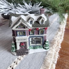 VTG Christmas School House 2004 WELLINGTON SQUARE Collection Ceramic Holiday picture
