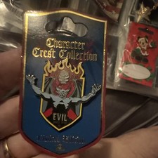 Disney Walt Disney World Villains character Crest Coll ec Limited Eden of 1500 picture