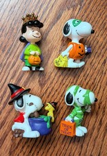 Vintage Whitman's Chocolate Snoopy & Lucy Peanuts Halloween PVC Toy Figure Lot 4 picture