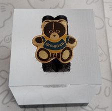 The University of Michigan Teddy Bear McCloud Enamel Lapel Pin Vintage picture