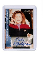 1999 SKYBOX STAR TREK VOYAGER CLOSER TO HOME KATE MULGREW #A1 AUTOGRAPH JANEWAY picture