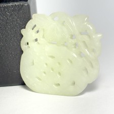 Chinese Carved Nephrite Jade Floral Pendant 11.7g picture