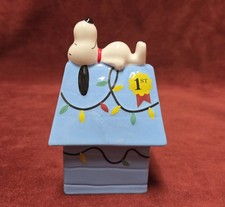 New PEANUTS SNOOPY DOGHOUSE Salt & Pepper Shakers HALLMARK picture