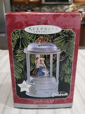 NRFB 1998 Hallmark “Cinderella at the Ball” Disney Light & Motion Ornament picture