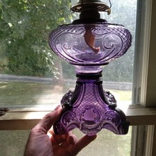 ANTIQUE 1890s ORIGINAL PRINCESS FEATHER KEROSENE PARLOR LAMP AMETHYST GLASS picture