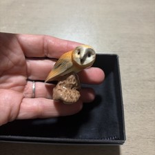 VINTAGE MINIATURE HAGEN RENAKER BARN OWL SITTING ON A TREE STUMP picture