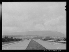 Photo:Pennsylvania Turnpike Pennsylvania 1950s Highway Roadscape picture