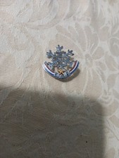 REWARD BROOCH BADGE 