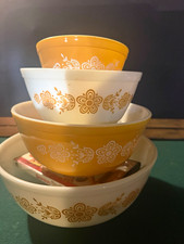 PYREX Vintage 4pc Nesting Mixing Bowl Set Floral Glass Yellow White picture