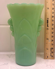 Vintage Anchor Hocking Fire-King Jadeite Art Deco Fan Vase 5.5in Great Condition picture