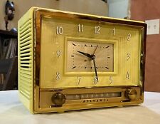 Vintage Mid Century Sylvania Art Deco Bakelite Tube Clock Radio Model 593H picture