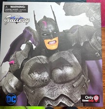 DC Collectibles Batman Armored Edition PVC Diorama Figurine picture