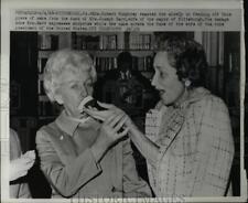 1968 Press Photo Muriel Humphrey Eats Cake with Beth Barr, Pittsburgh, PA picture