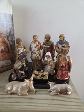 KIRKLAND'S POTTER'S Ii GARDEN II CHRISTMAS 11 PIECE NATIVITY SCENE SET WOOD BASE picture