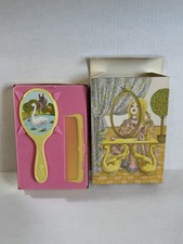 VINTAGE Avon Her Prettiness Brush & Comb Set 1969 NIB Great Condition picture