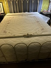 Vtg JCPenney’s King Appliqued Rose Embroidered Cream Quilt. picture