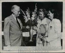 1957 Press Photo US Lawn Tennis president Halcome Ward & Louise Brough picture