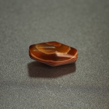 Fine agate bead with compact texture and delicate lines,excellent collection5.1g picture