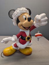 Disney Showcase Santa Mickey Mouse Figurine 15