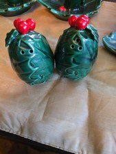 Vintage Christmas Lefton Holly Berry Salt and Pepper Shakers Green 1353 Tags picture
