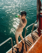 Yungblud hot sexy bludfest IDOLS rock & roll High Quality Magnet 3 by 4 in 1144 picture
