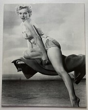 Vintage Hollywood Starlet Marilyn Monroe Swimsuit On Diving Board Reprint B/W picture