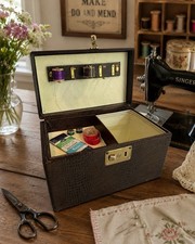 Vintage Faux Alligator Travelling Sewing Case Collectible picture