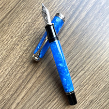 Pelikan M805 | Vibrant Blue | Medium Nib picture