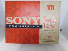 SONY Transistor Pocket Radio, Model Super-Thin TR-810 picture