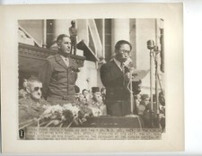 1945 SEOUL KOREA VINTAGE PHOTO MAJ. GEN ARNOLD ALLIED TROOPS WELCOMING 8X10 picture