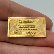 The Kennedy Center Member Lapel Pin Gold Tone Washington DC Souvenir Vintage picture