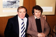 Chelsea manager Danny Blanchflower puts arm around new signing- 1979 Old Photo picture