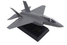 USN F-35C Lightning II Carrier Version Variant C Desk Top 1/48 Model XX Airplane picture
