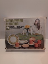 NOS Vintage Oneida Melmac Melamine Dinnerware 20 Piece Set. Royal Court Pattern. picture