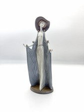 Lladro Elegant Ladies 1428 - Afternoon Tea, 14 1/4